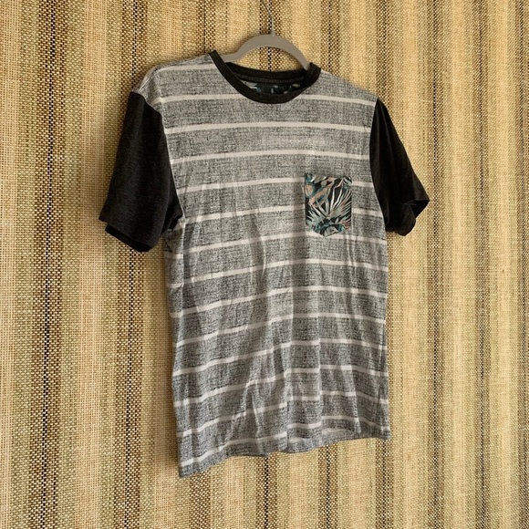 Public Opinion Mens Top Shirt Sized Small Grey Multi Colored T-Shirt Casual - Picture 1 of 4
